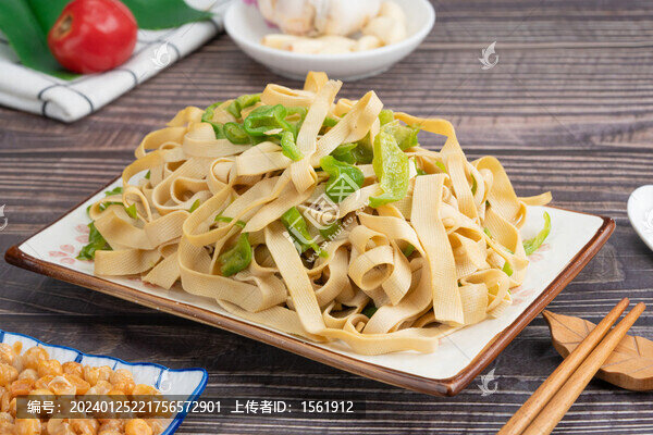 素炒尖椒豆皮