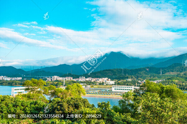 水庫(kù)周邊城市建筑