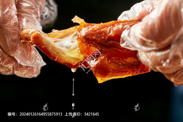 脆皮乳鴿