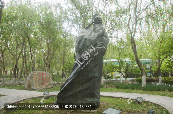 岑參銅像