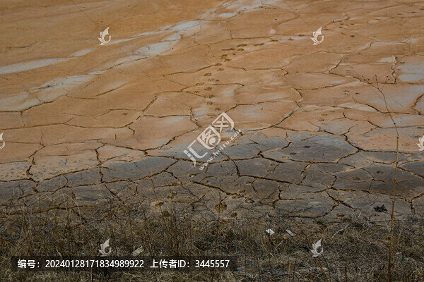 干枯的湖泊