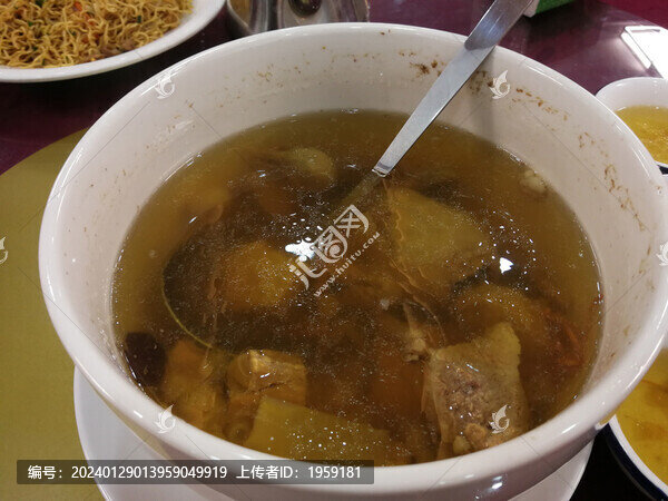 白鴿湯