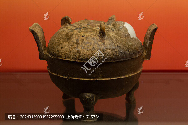 高溫釉陶帶蓋鼎