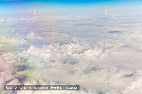 高空白云
