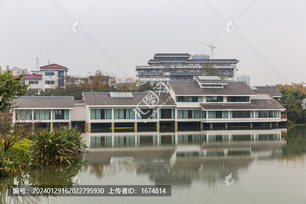湖畔民居別墅