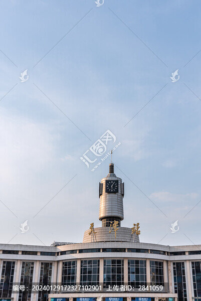 夕陽(yáng)下中國(guó)天津站建筑外部