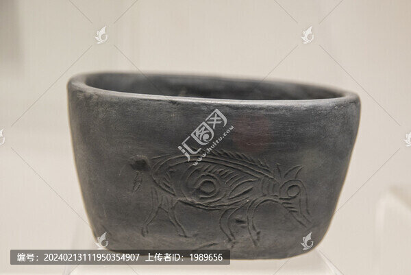 河姆渡文化豬紋陶缽