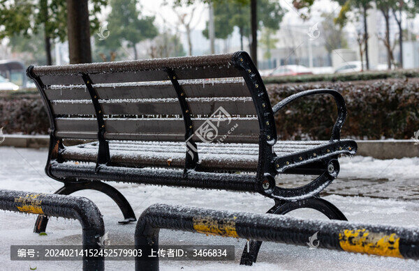 2024冰雨天戶外事物結(jié)冰特寫