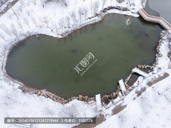 濟(jì)南彩西路雪景霧凇