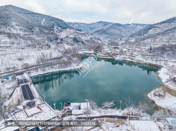 濟(jì)南彩西路雪景霧凇