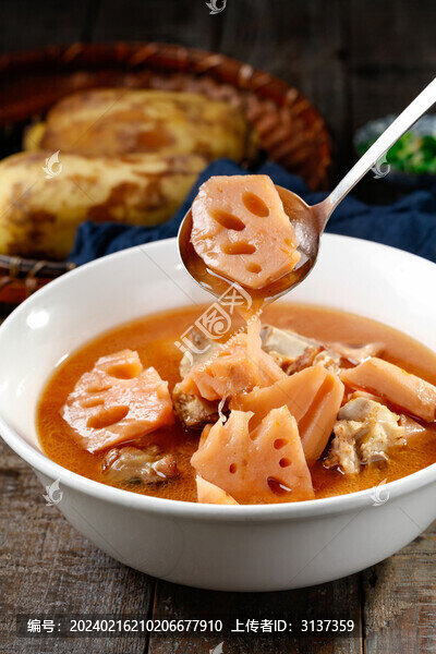 蓮藕排骨湯