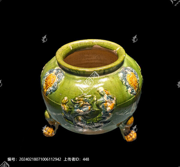 唐三彩三足罐