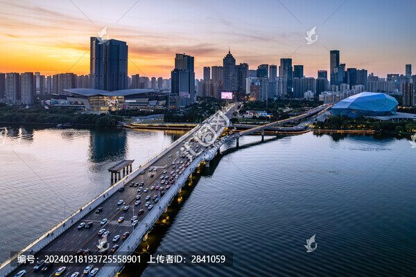 夕陽(yáng)下的中國(guó)遼寧沈陽(yáng)渾河風(fēng)景