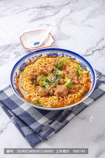 驢肉丸子湯面