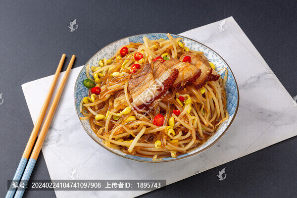 黃豆芽豬肉燉粉條