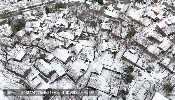 山東棗莊山亭區(qū)興隆莊石板房雪景
