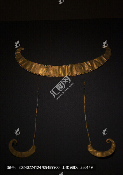 金項(xiàng)飾