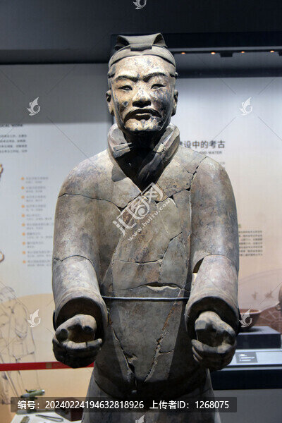 秦御手俑