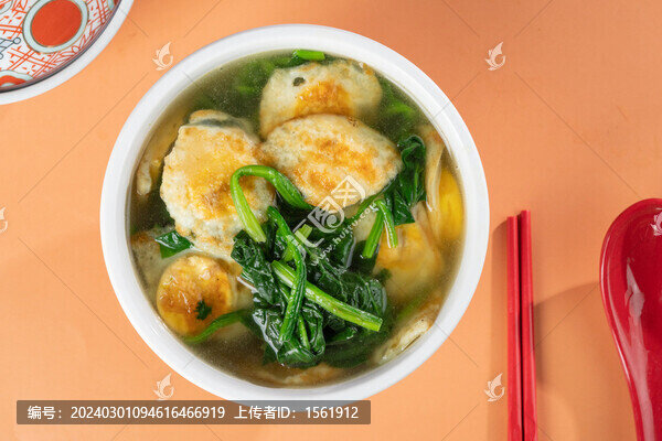 菠菜燉鵪鶉蛋