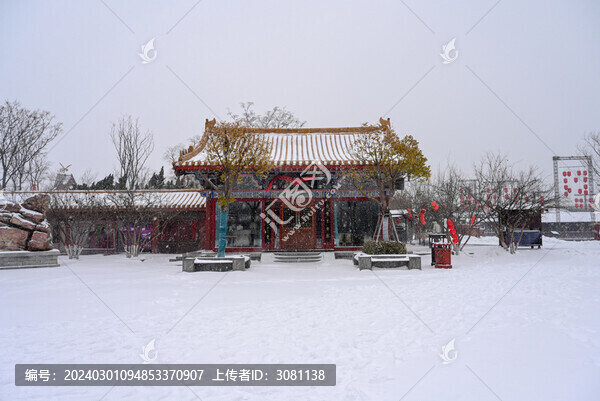 開封清明上河園大雪建筑燈籠雪景