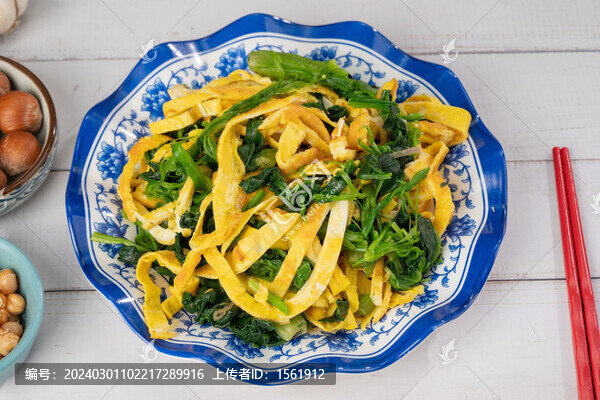 涼拌菠菜蛋皮