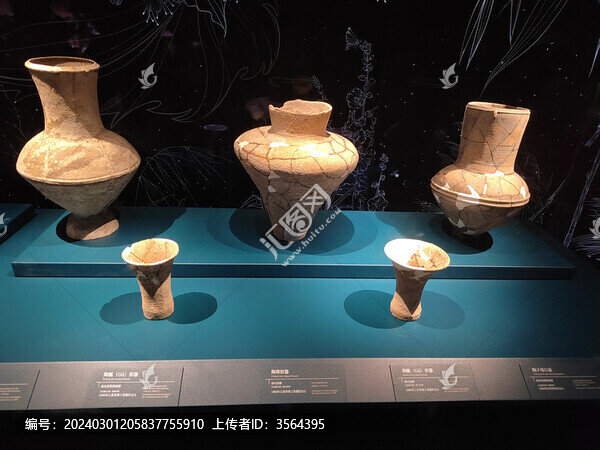 四川廣漢三星堆博物館陶器