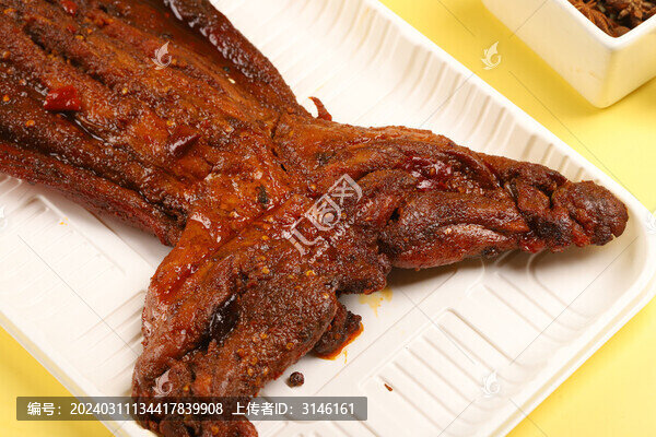 香辣手撕兔
