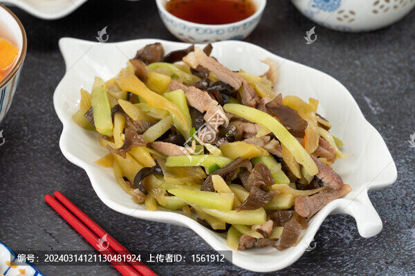 萵筍木耳肉絲
