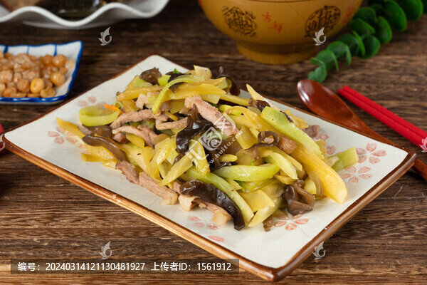 萵筍木耳肉絲