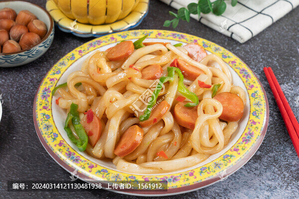 香腸炒土豆粉