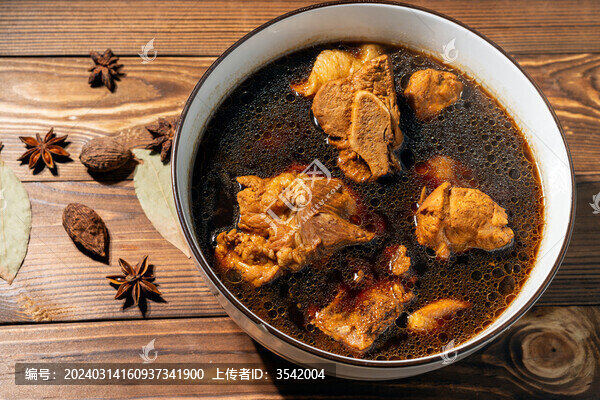 醬油肉骨湯
