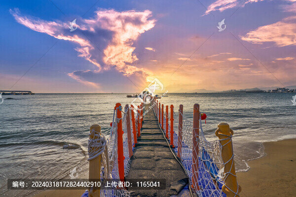 海灘浮橋