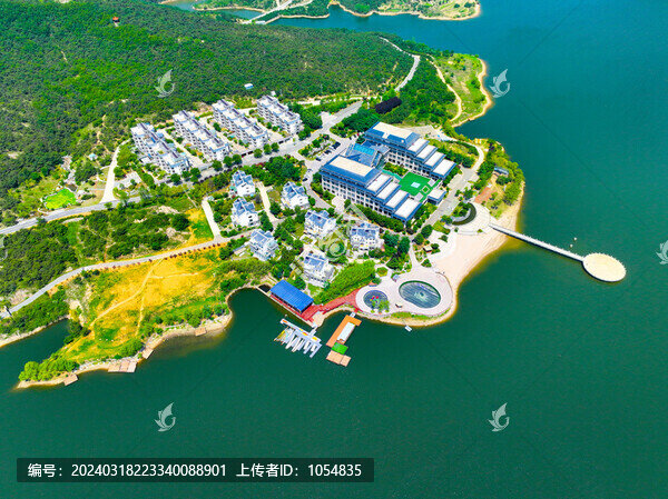 五蓮松月湖