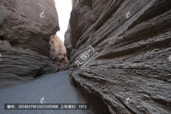 新疆羅布泊大裂谷