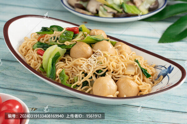 魚(yú)丸炒方便面