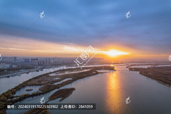 中國黑龍江哈爾濱松花江畔風(fēng)光