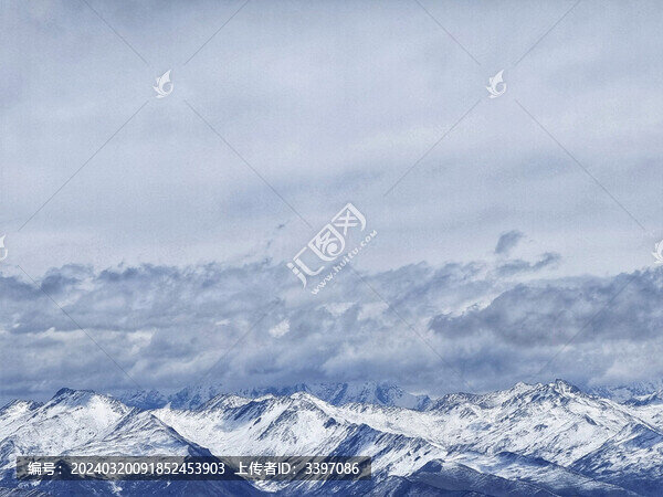 寶興縣達(dá)瓦更扎雪峰
