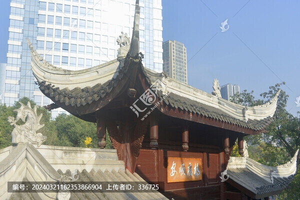 成都锦江安顺廊桥的中式牌坊