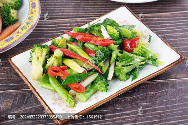 蒜苗炒西蘭花