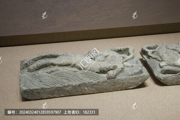 飛馬流云紋磚