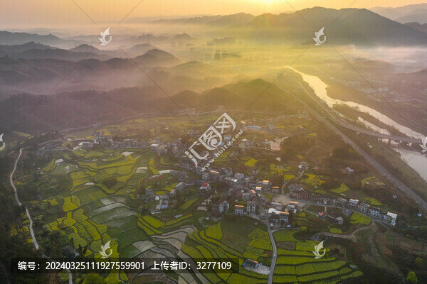 日出下的田園鄉(xiāng)村與縣城風(fēng)光