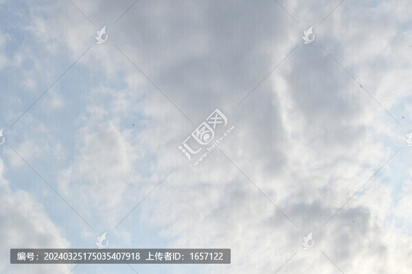 天空中的白云