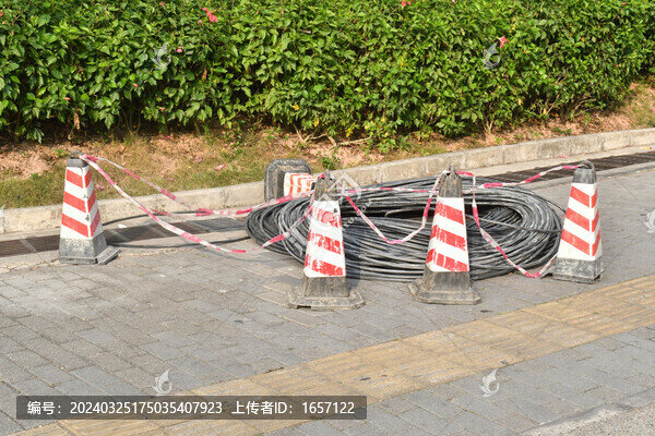 地下施工中的光纜
