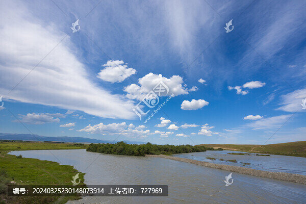 新疆湖泊白云河流
