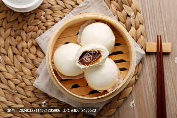 蓮蓉包