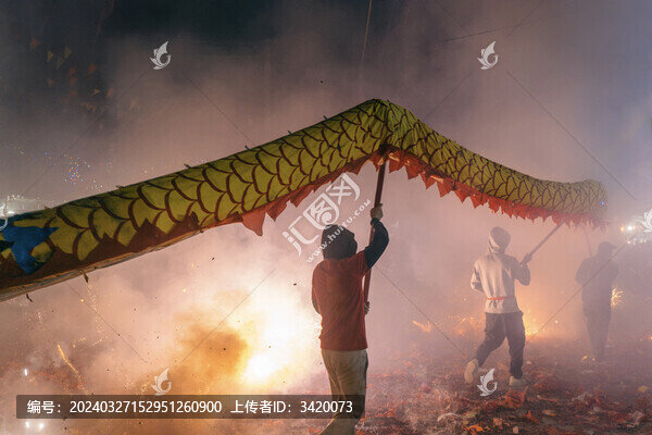 廣西河池都安縣高嶺鎮(zhèn)春節(jié)舞龍