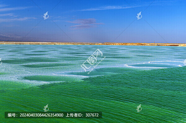 茫崖翡翠湖風(fēng)光