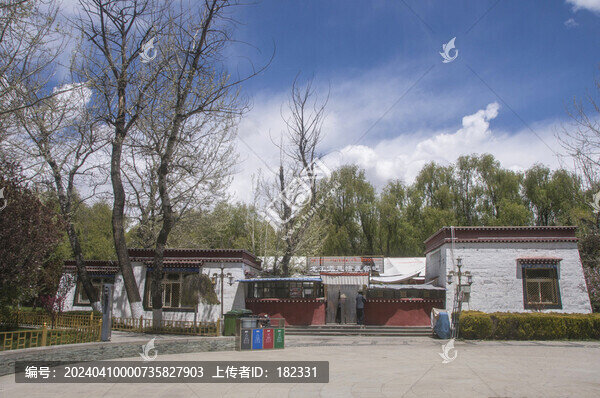 拉薩公園藏式建筑