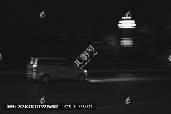 疾馳的汽車