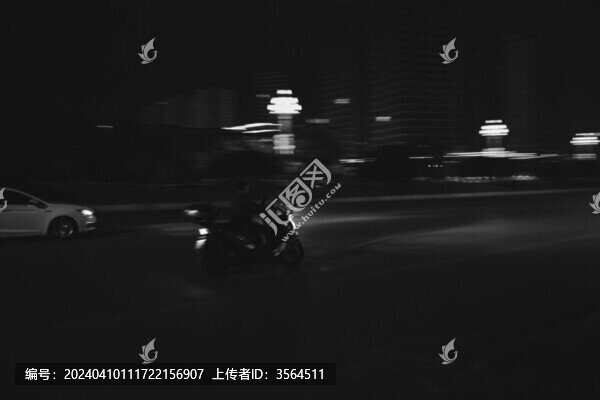 疾馳的汽車